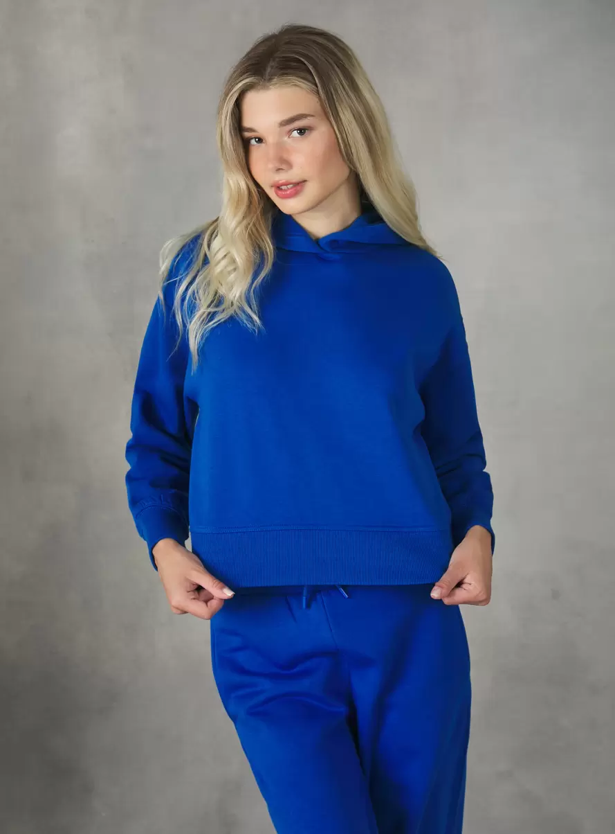 Sweatshirts Ry2 Royale Medium Women Cropped Sweatshirt With Comfort Fit Hood - 1
