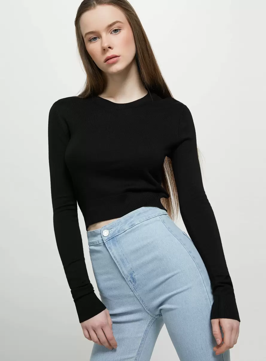 Bk1 Black Women Sweaters Cropped Crew-Neck Pullover - 2