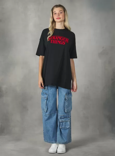 Women Stranger Things / Alcott Oversized T-Shirt Bk1 Black T-Shirt