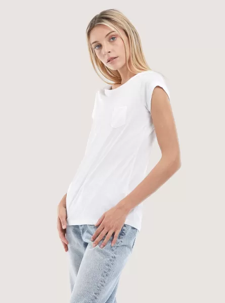 Women White Basic Cotton T-Shirt With Breast Pocket T-Shirt