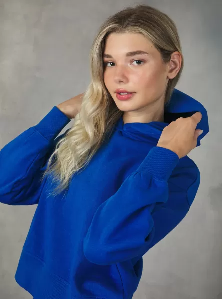 Sweatshirts Ry2 Royale Medium Women Cropped Sweatshirt With Comfort Fit Hood